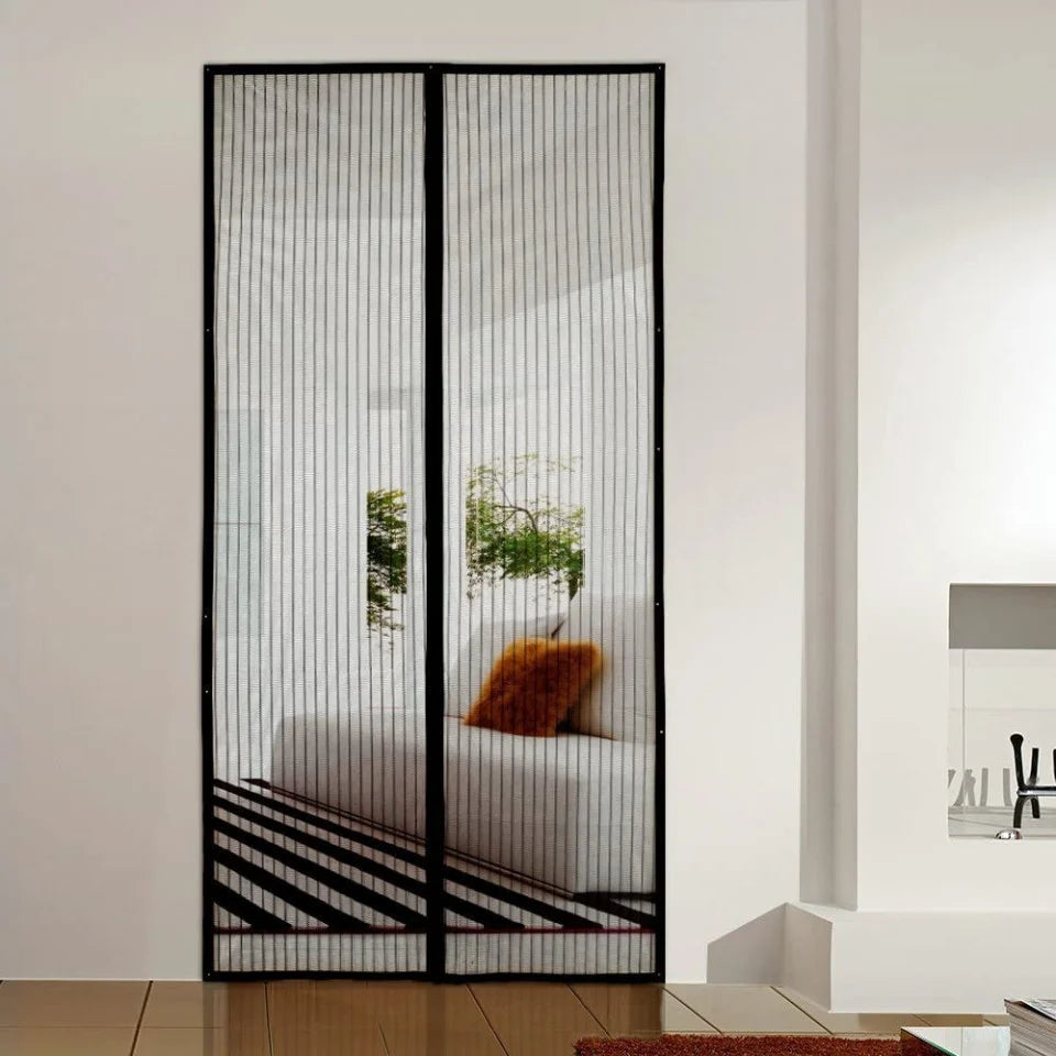 Perdea tip plasa cu inchidere magnetica pentru tantari, muste sau alte insecte
