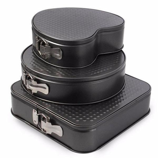 Set 3 tavi de prajituri, cu baza detasabila si forme diferite