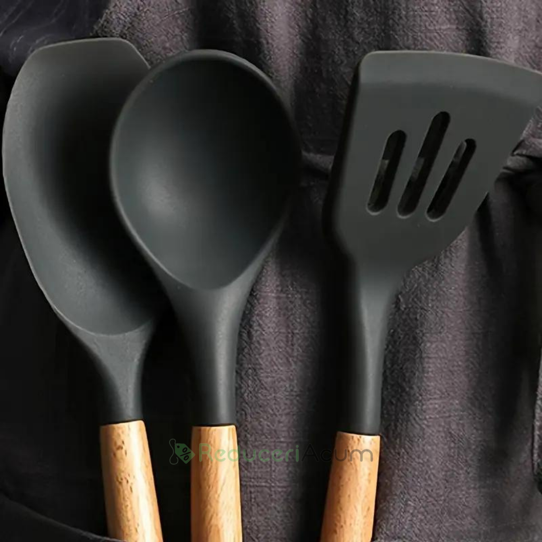 Set ustensile bucatarie 12 piese Lemn si Silicon alimentar Termorezistente Antiaderente Suport Blat negru